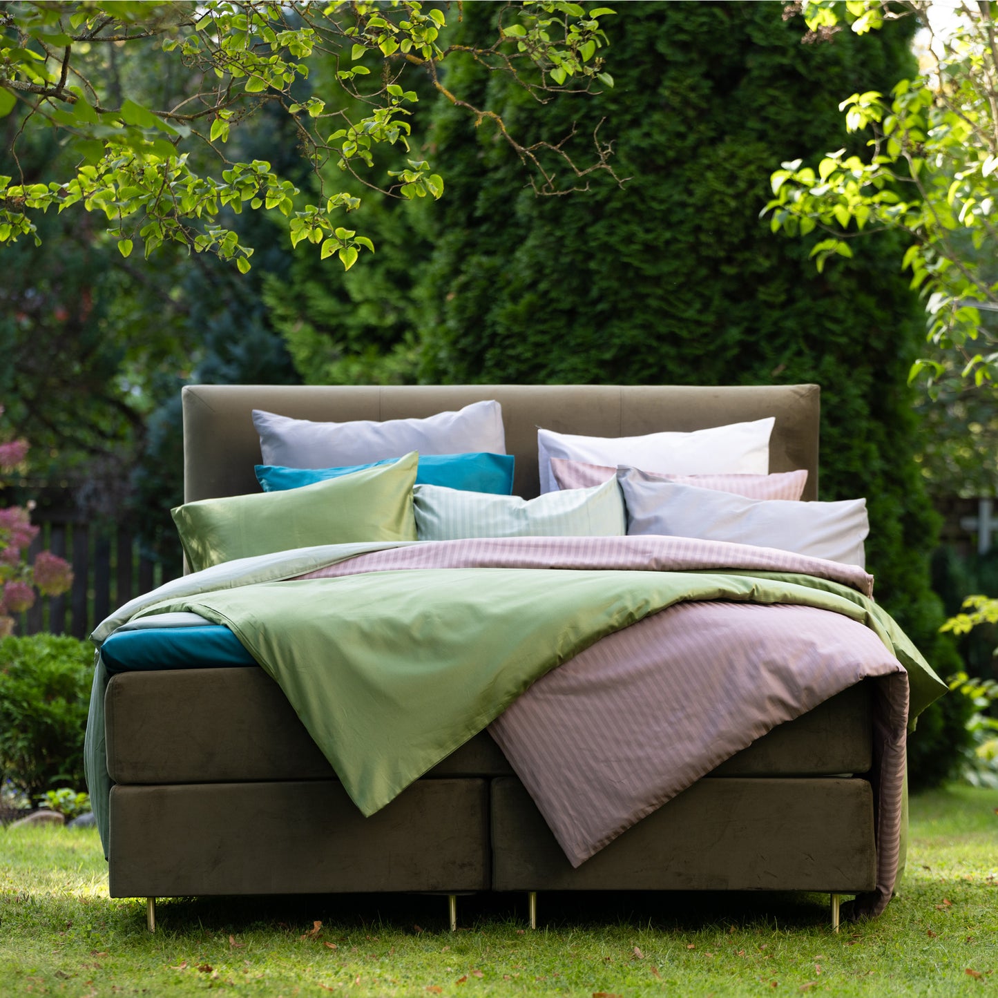 Kontinentinė lova Olive 160x200